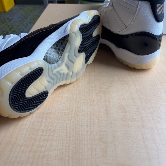 Jordan 11 Retro DMP Gratitude (2023),BLACK/WHITE/METALLIC GOLD,CT8012-170 - Picture 2 of 11